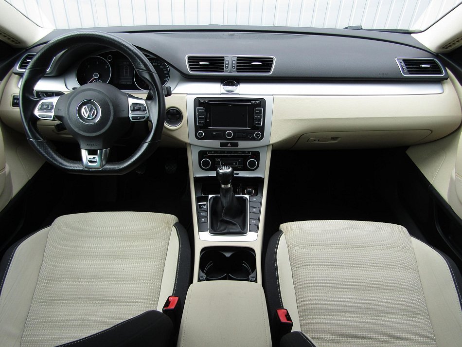 Volkswagen Passat CC 2.0 TDi 