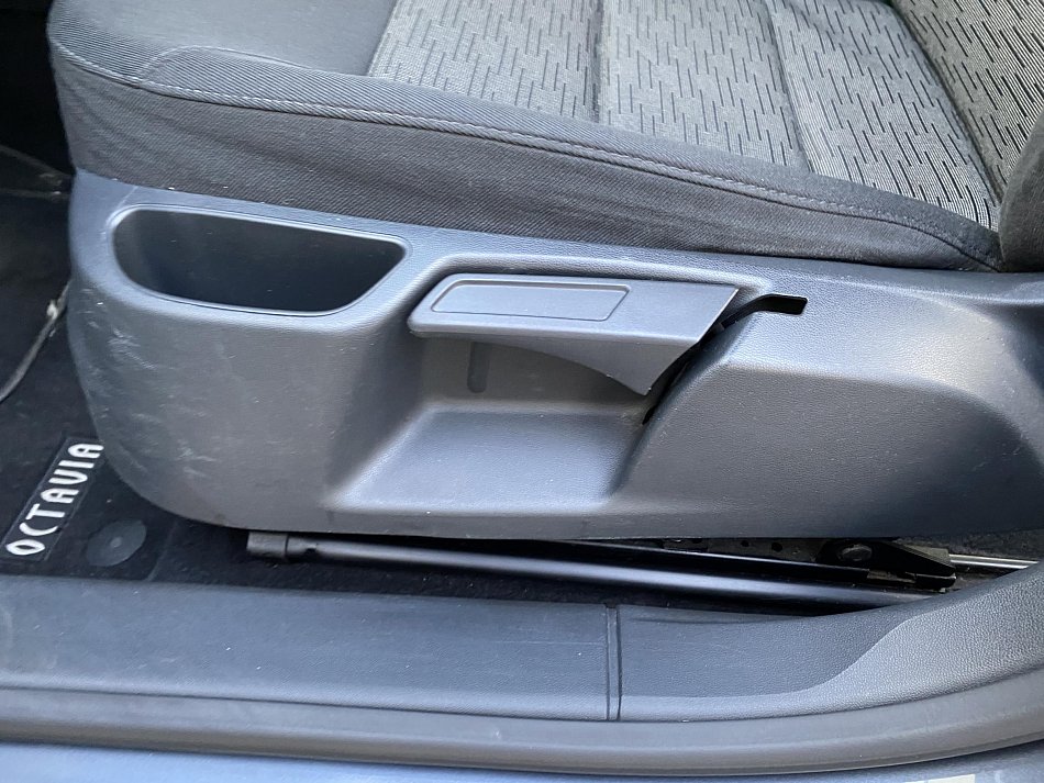 Škoda Octavia II 1.6 TDi Ambition