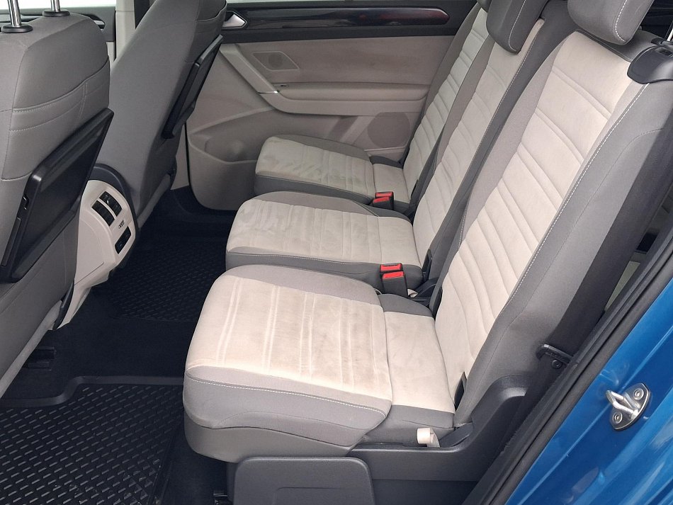 Volkswagen Touran 2.0 TDi 