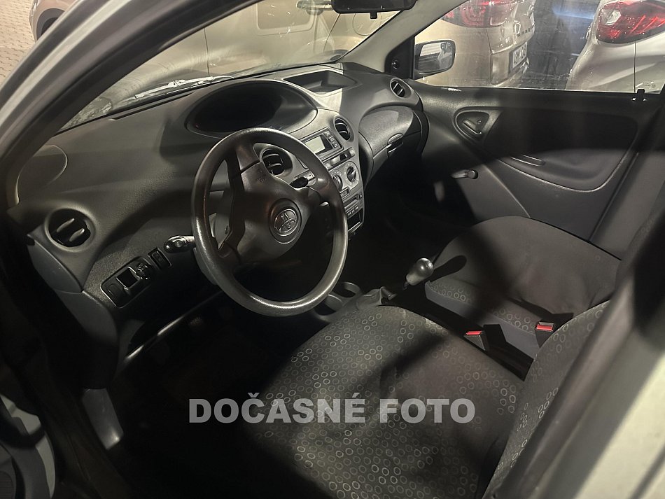 Toyota Yaris 1.0 VVTi 