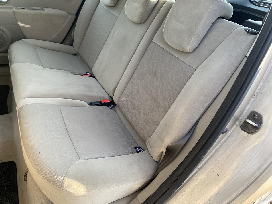 Renault Clio 1.6 i 