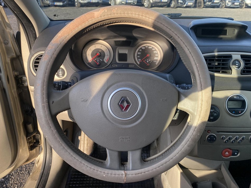Renault Clio 1.6 i 