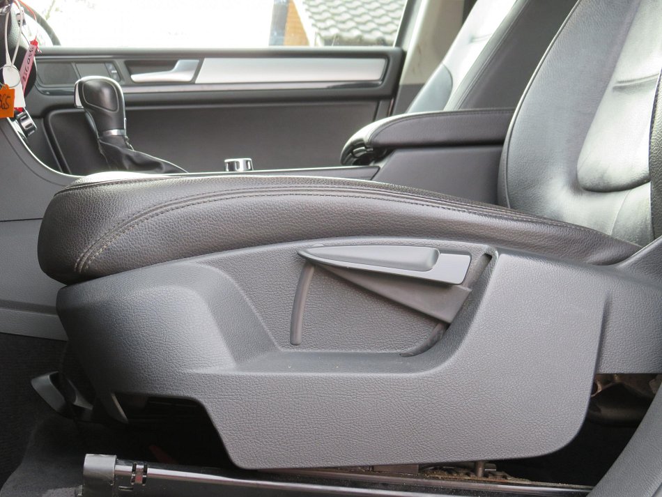 Volkswagen Touareg 3.0 TDi 