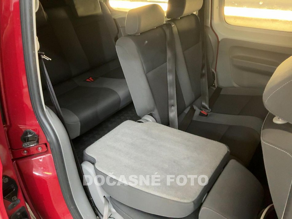 Volkswagen Caddy 1.6i Team MAXi 7míst