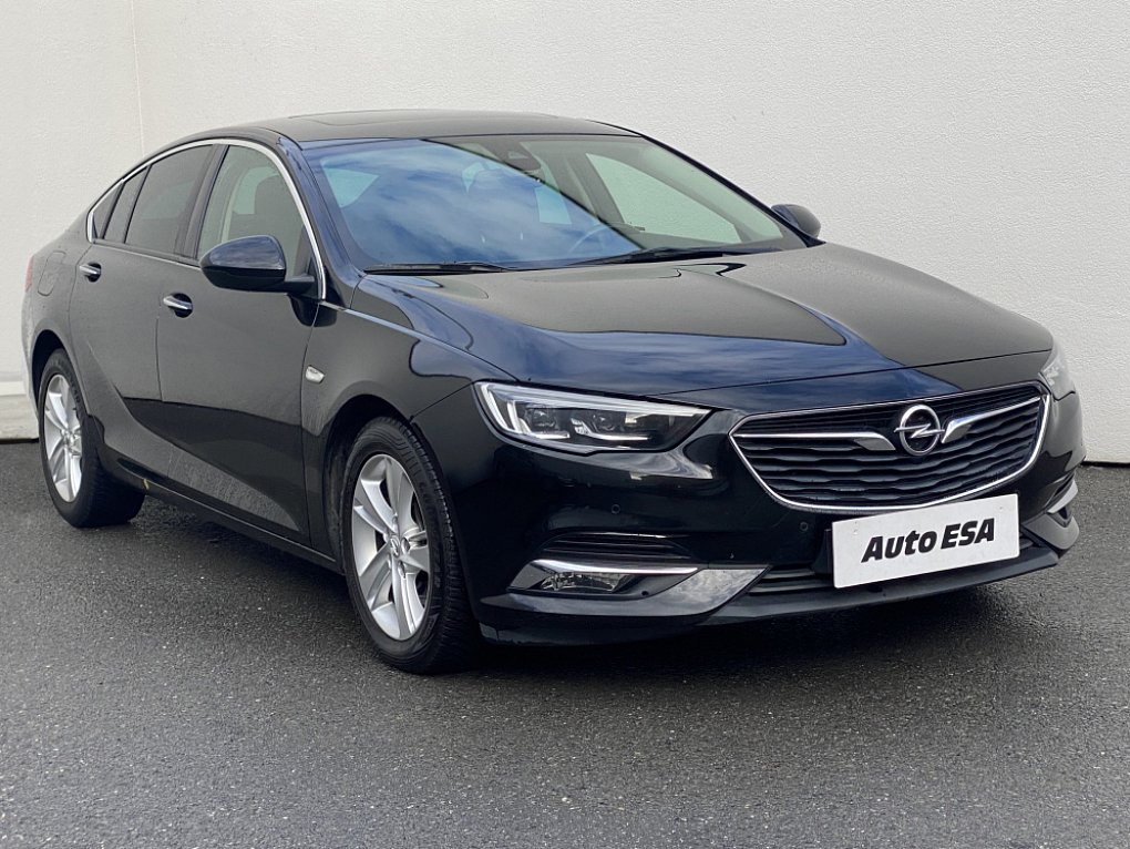 Opel Insignia 1.5i 