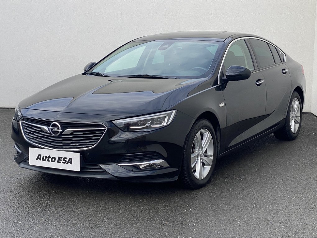 Opel Insignia 1.5i 