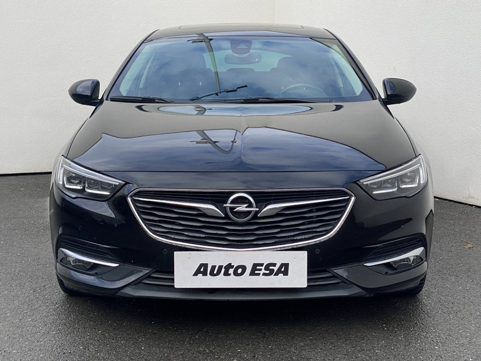Opel Insignia 1.5i 
