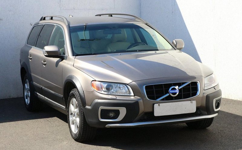Volvo XC70 2.4 D5 Summum AWD