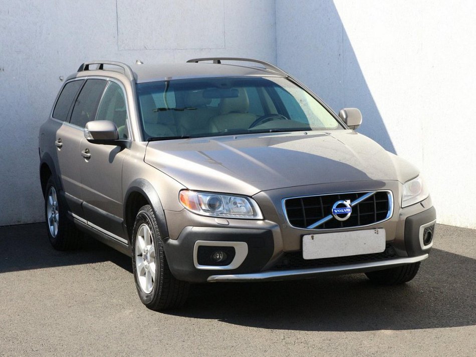Volvo XC70 2.4 D5 Summum AWD