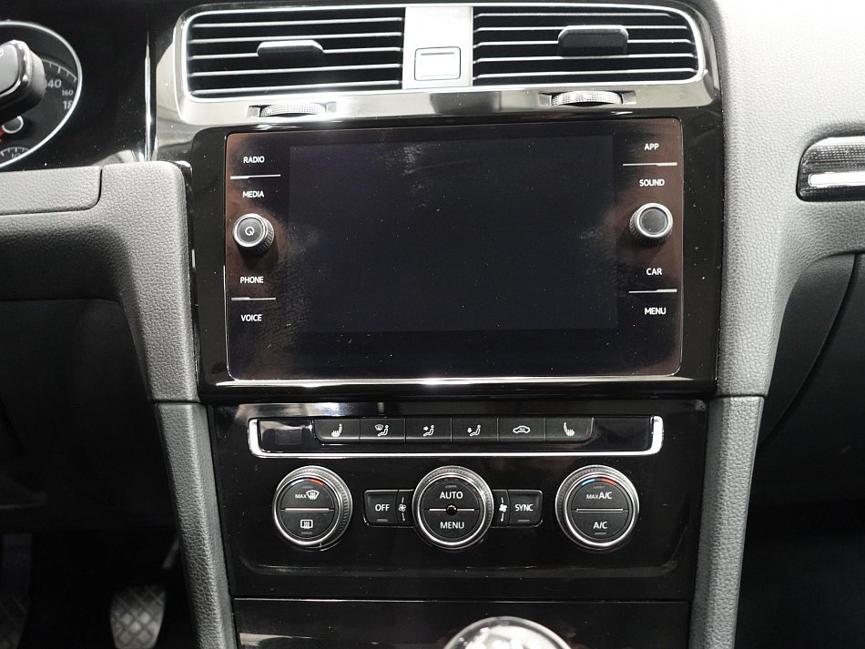 Volkswagen Golf 1.5tsi 