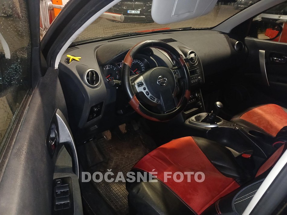 Nissan Qashqai 2.0i 