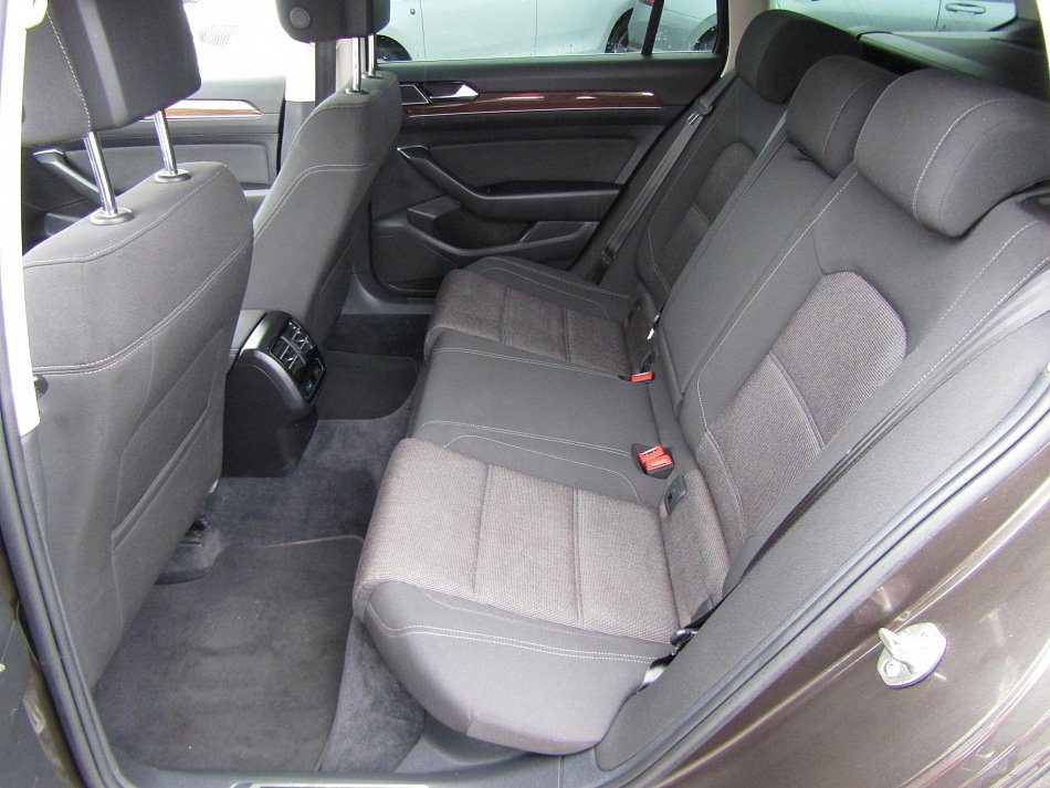 Volkswagen Passat 2.0 TDi 