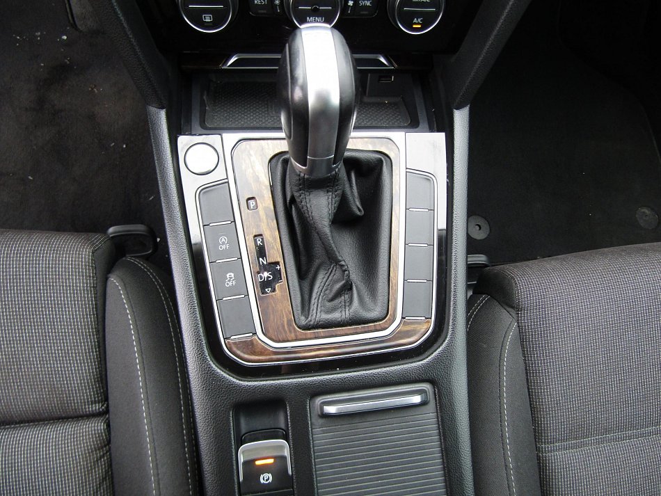 Volkswagen Passat 2.0 TDi 