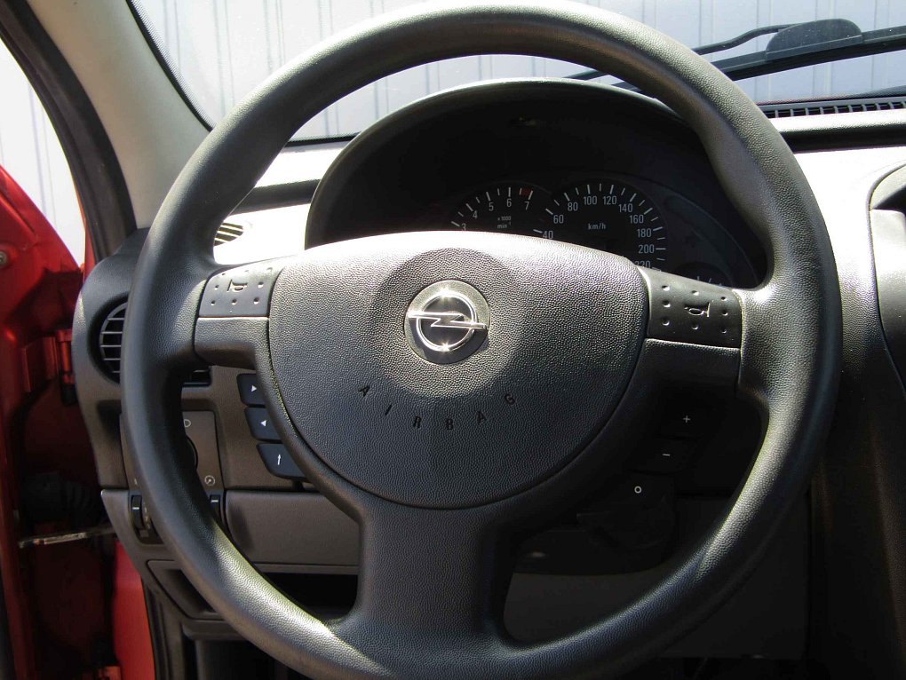 Opel Corsa 1.2i 
