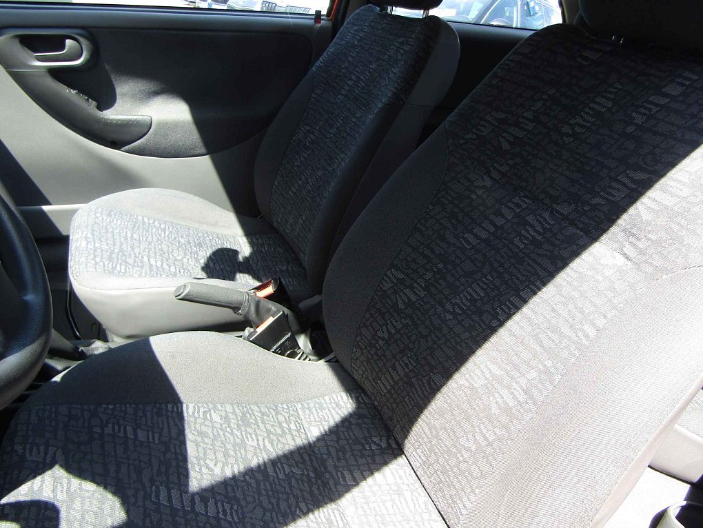 Opel Corsa 1.2i 