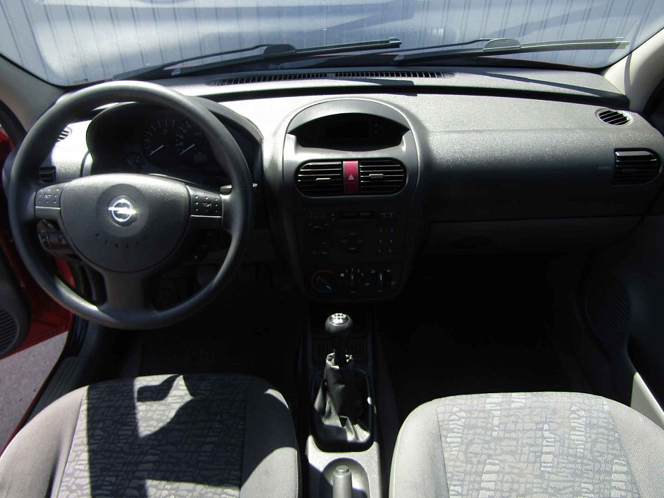 Opel Corsa 1.2i 