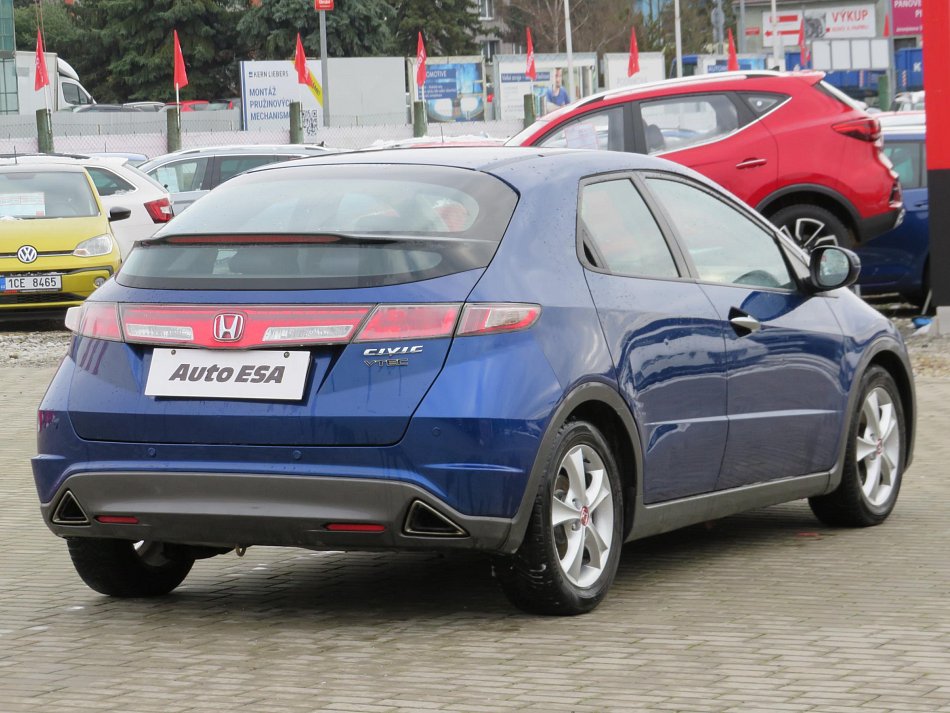 Honda Civic 1.8 i-VTEC Sport