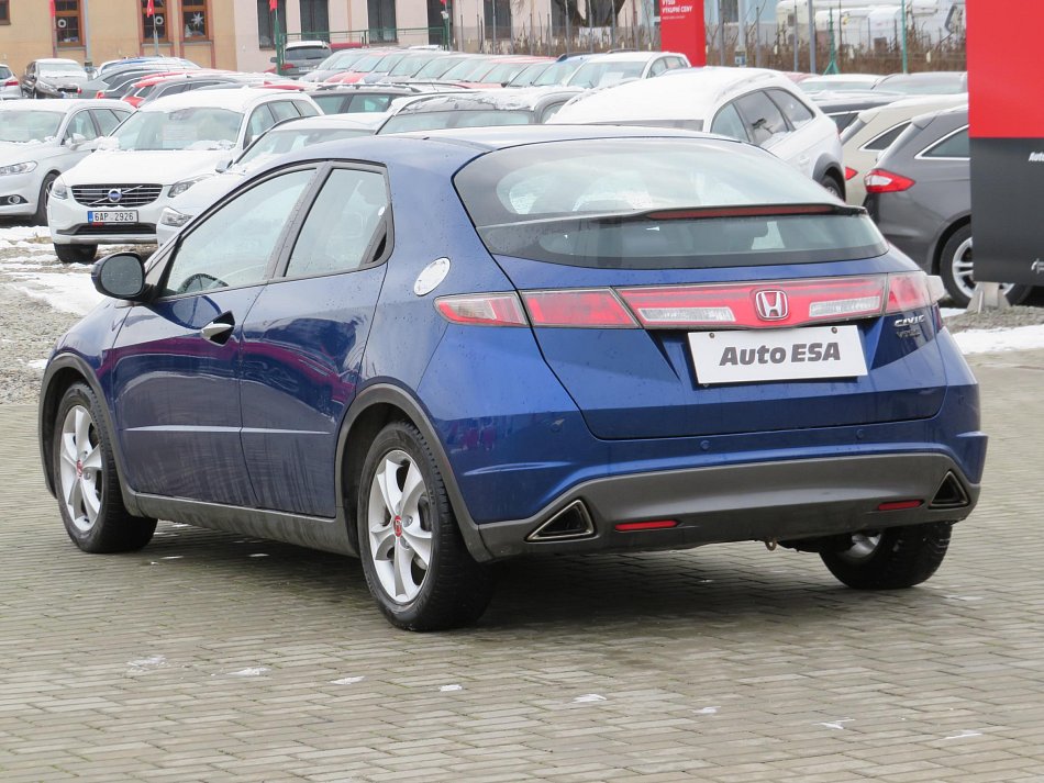 Honda Civic 1.8 i-VTEC Sport