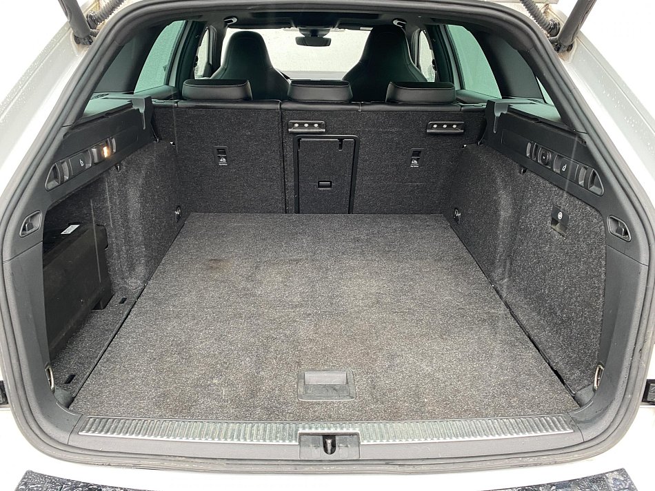 Škoda Superb III 2.0 TSi SportLine 4x4