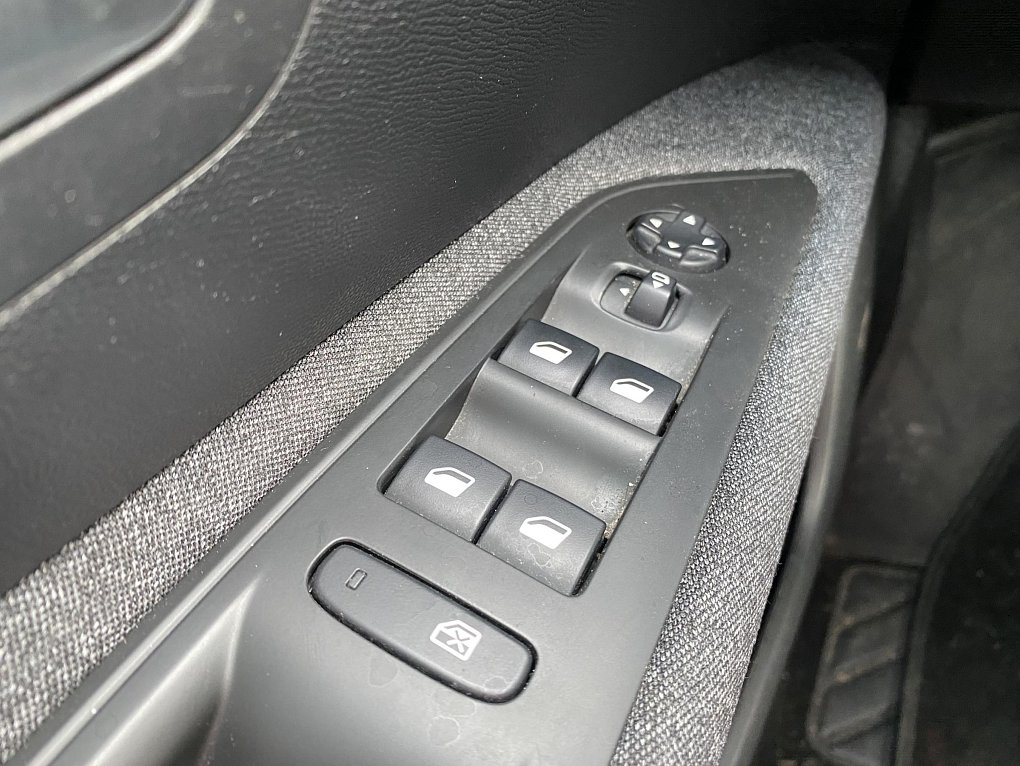 Peugeot 3008 1.5 HDi Active