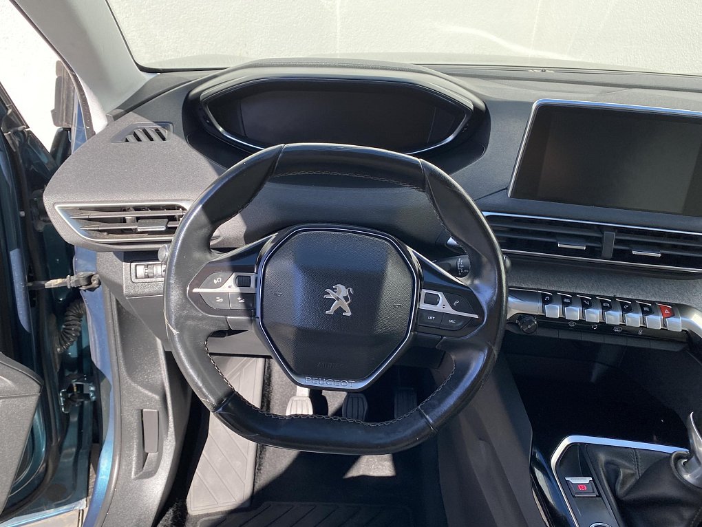 Peugeot 5008 1.5 HDi Allure 7míst