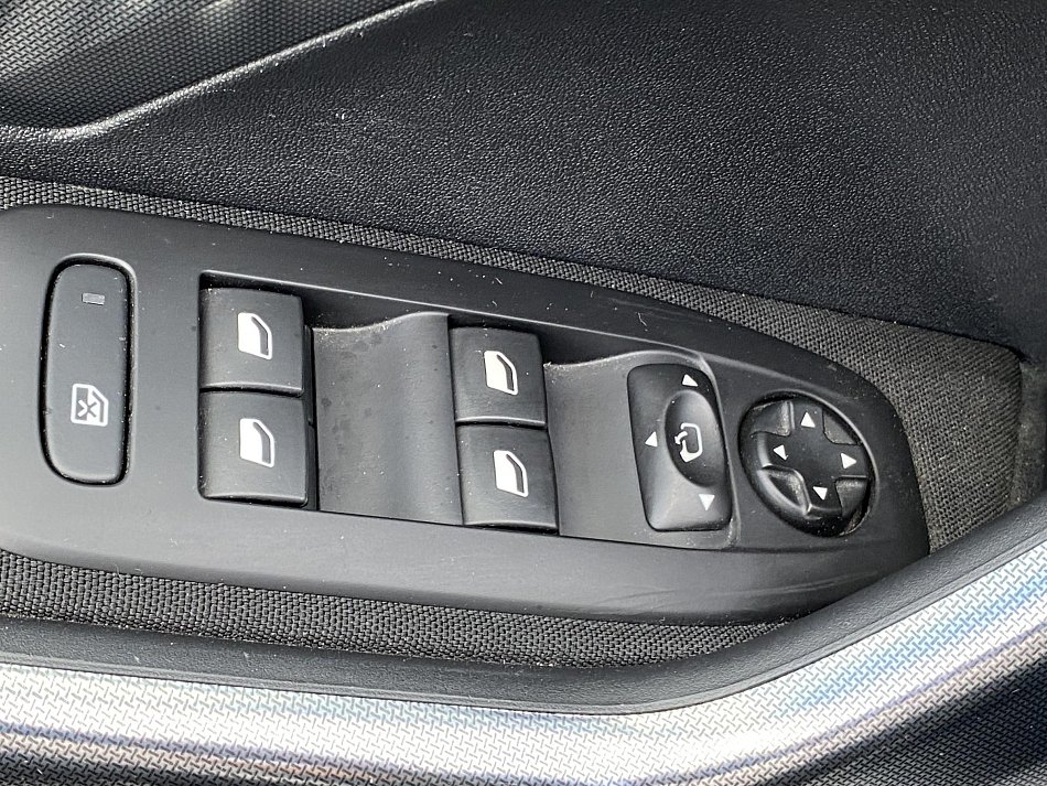 Peugeot 2008 1.2 PT Allure