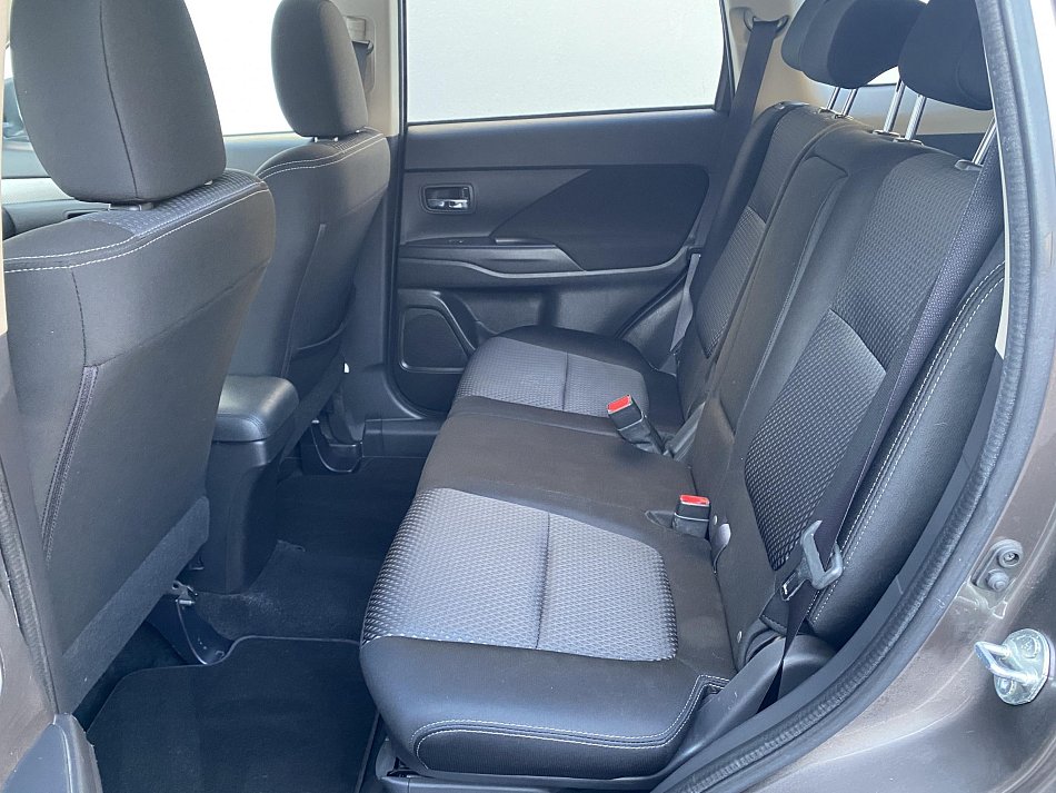 Mitsubishi Outlander 2.0 MiVEC 