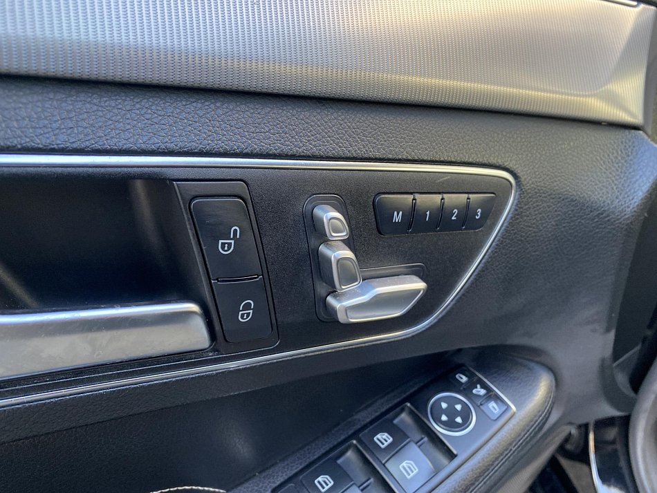 Mercedes-Benz Třída E 3.0 CDi Avantgarde E350 4Matic