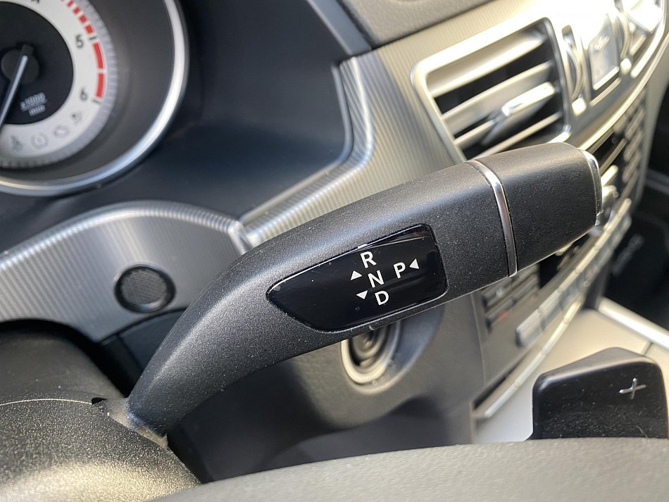 Mercedes-Benz Třída E 3.0 CDi Avantgarde E350 4Matic