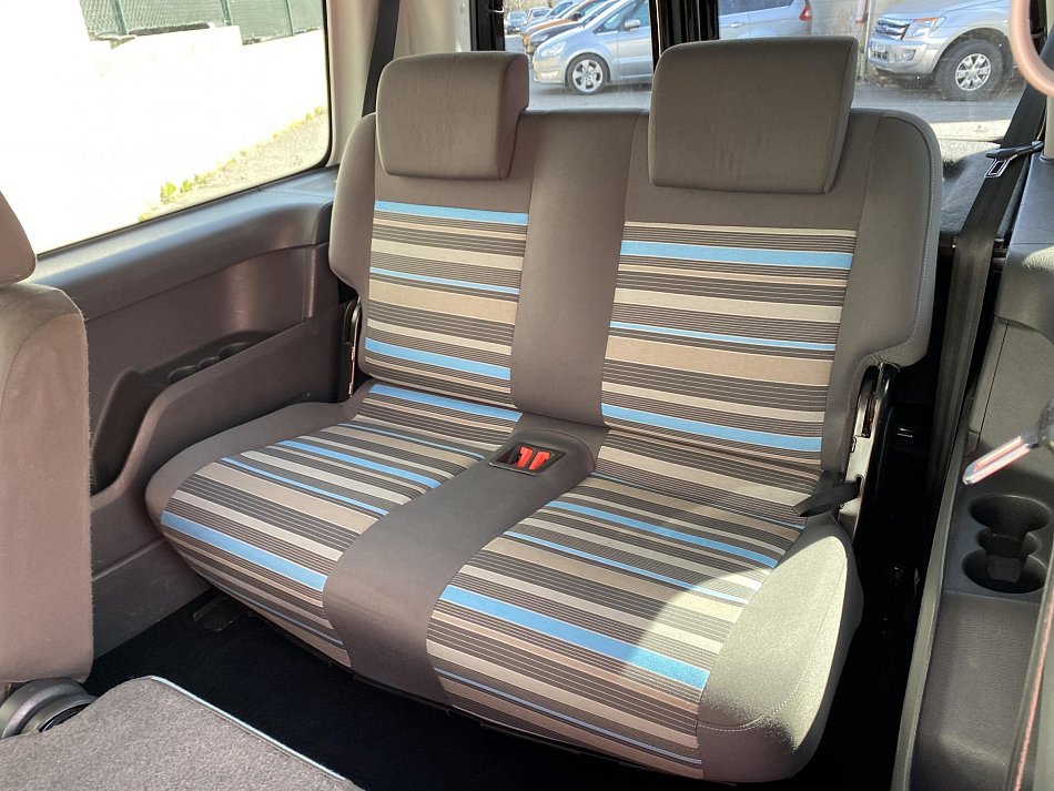 Volkswagen Caddy 1.6TDi Roncalli MAXi 7míst