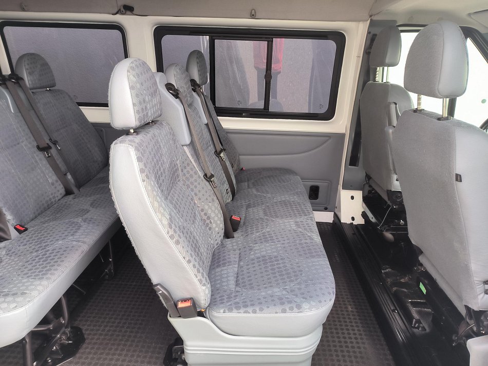 Ford Transit 2.2TDCi Trend L2H2 8míst