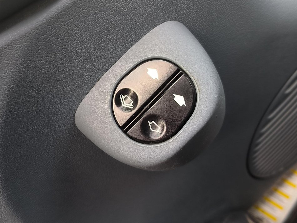 Ford Transit 2.2TDCi Trend L2H2 8míst