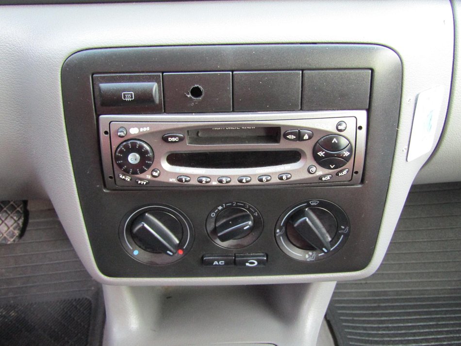 Škoda Octavia 1.6 i 