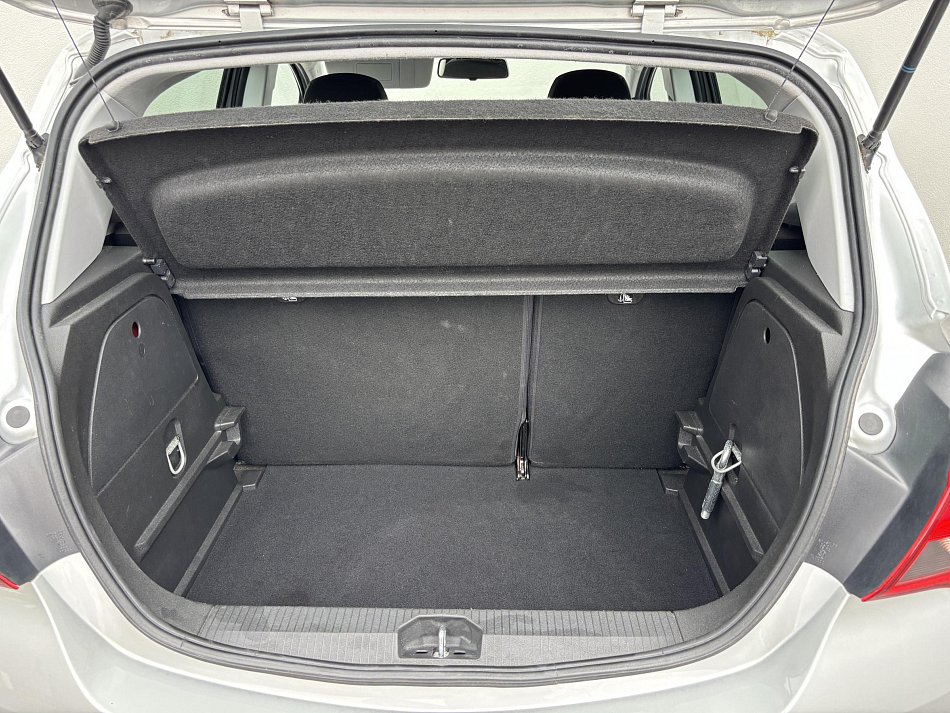 Opel Corsa 1.4i 