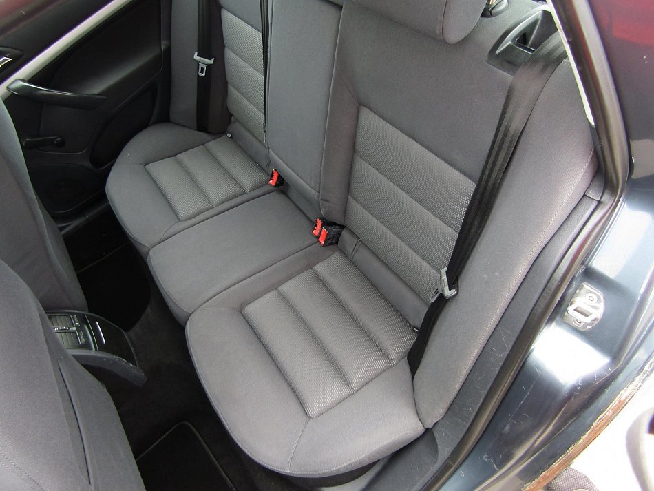 Škoda Octavia II 1.6 MPi Ambiente