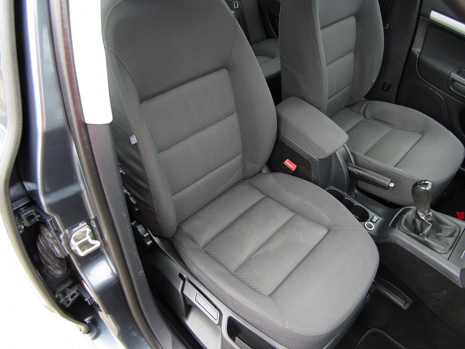 Škoda Octavia II 1.6 MPi Ambiente