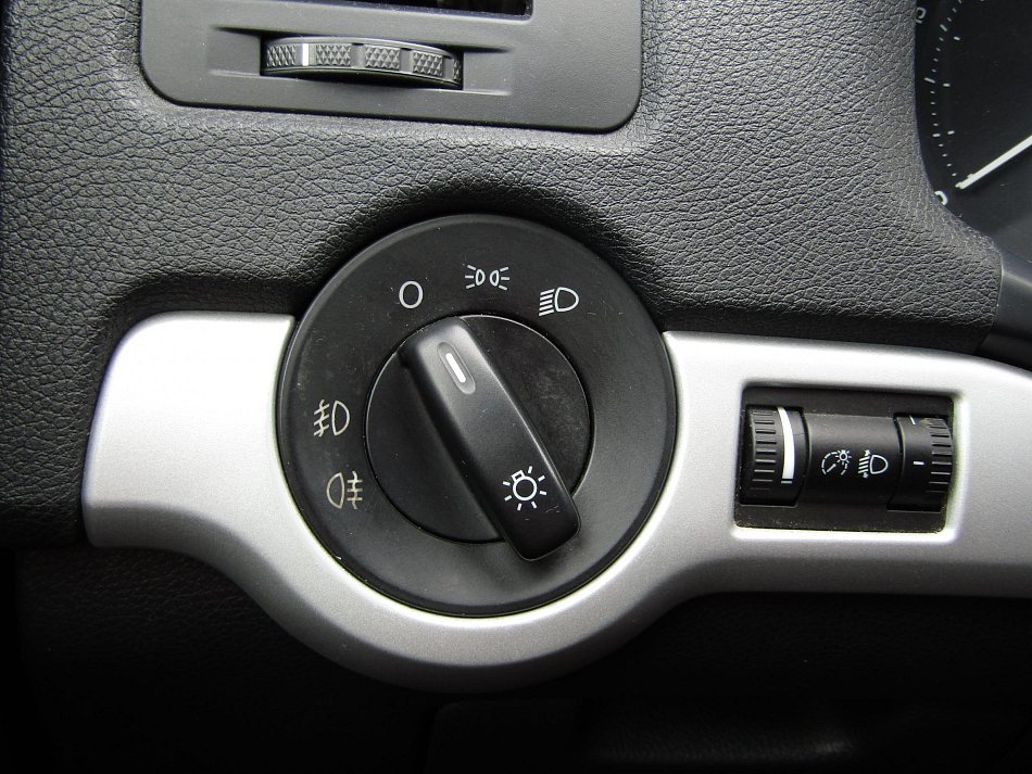 Škoda Octavia II 1.6 MPi Ambiente
