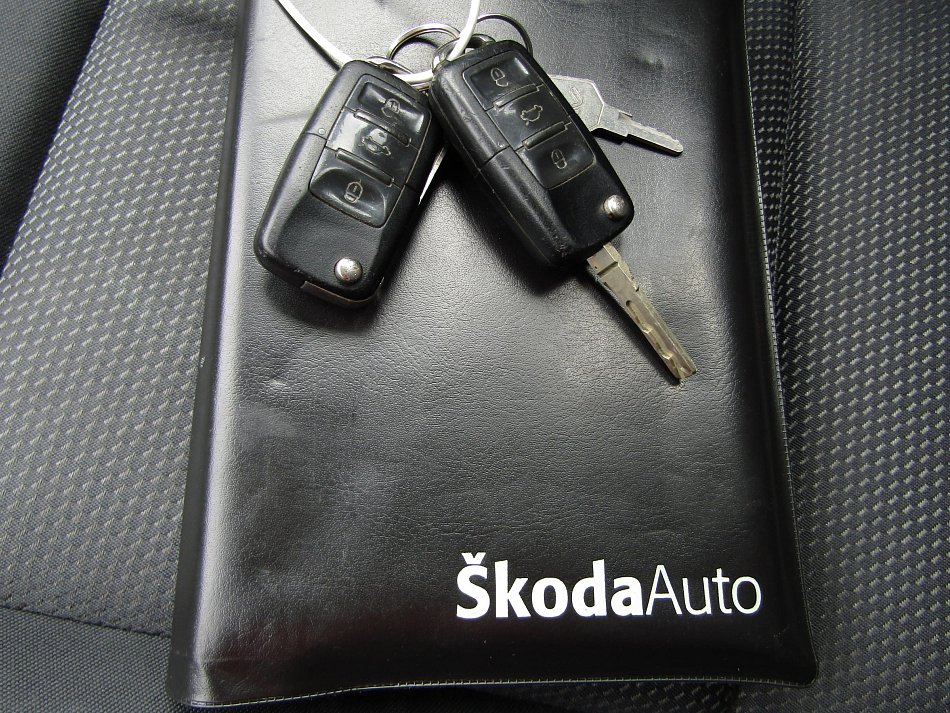 Škoda Octavia II 1.6 MPi Ambiente
