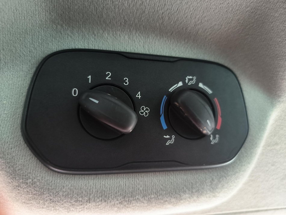 Ford Transit Custom 2.2TDCi Trend L2 8míst