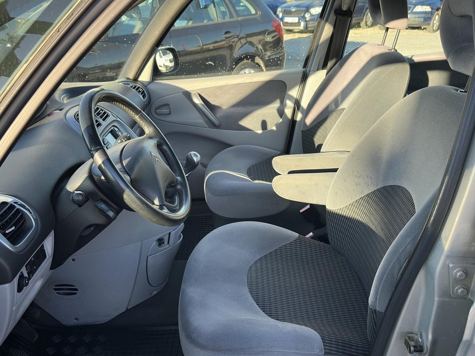 Citroën Xsara Picasso 1.6i 