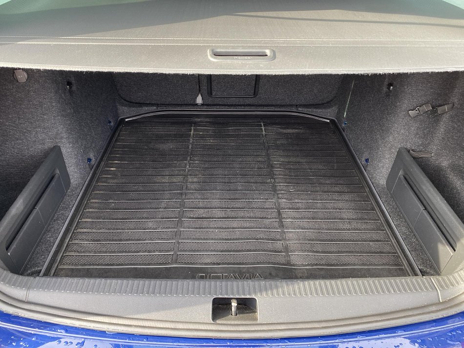 Škoda Octavia III 2.0 TDi  4x4