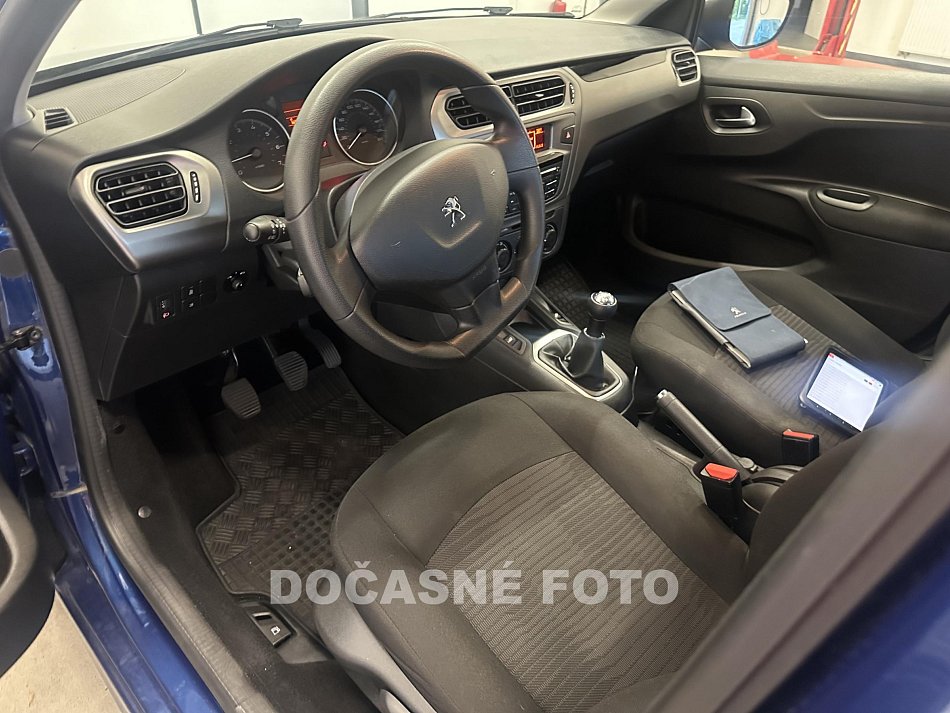 Peugeot 301 1.6 i 