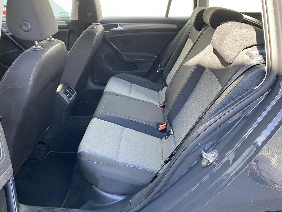 Volkswagen Golf 1.6 TDi 