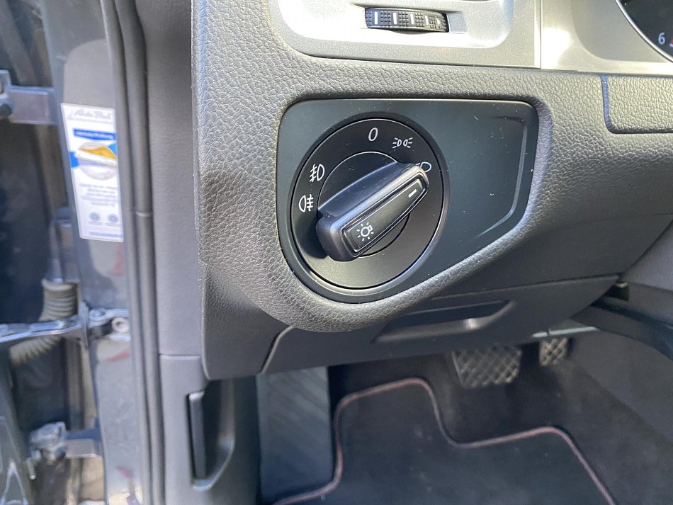 Volkswagen Golf 1.6 TDi 