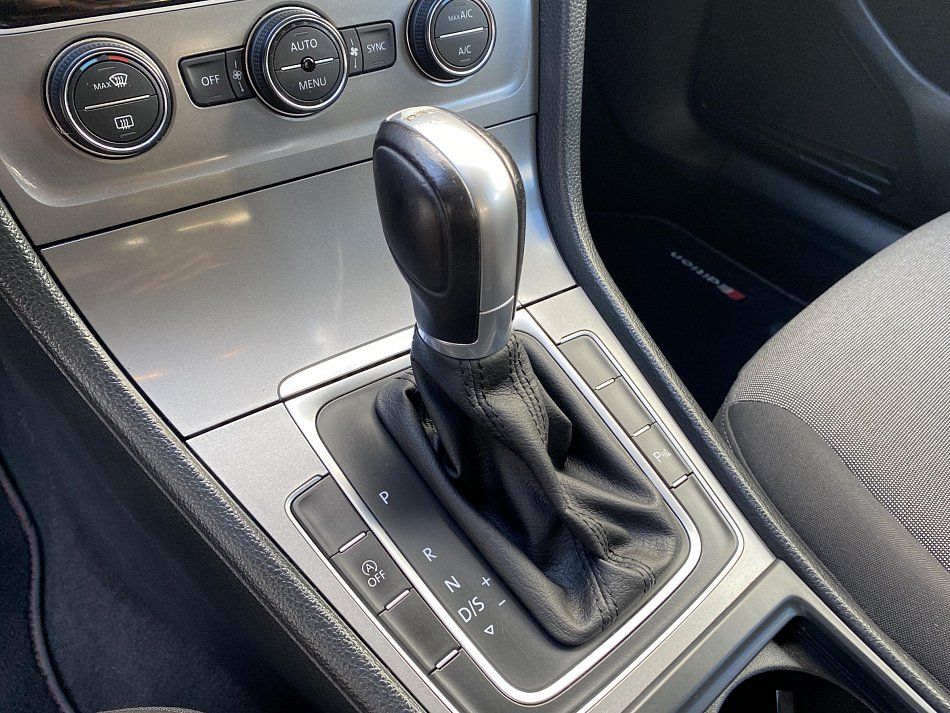 Volkswagen Golf 1.6 TDi 