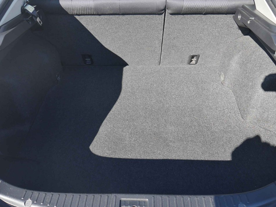 Mazda 6 2.0 i 