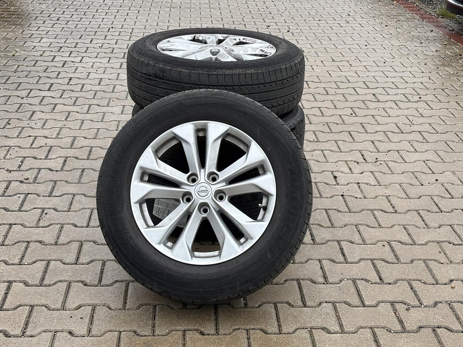 Nissan X-Trail 1.6 DiG-T Visia