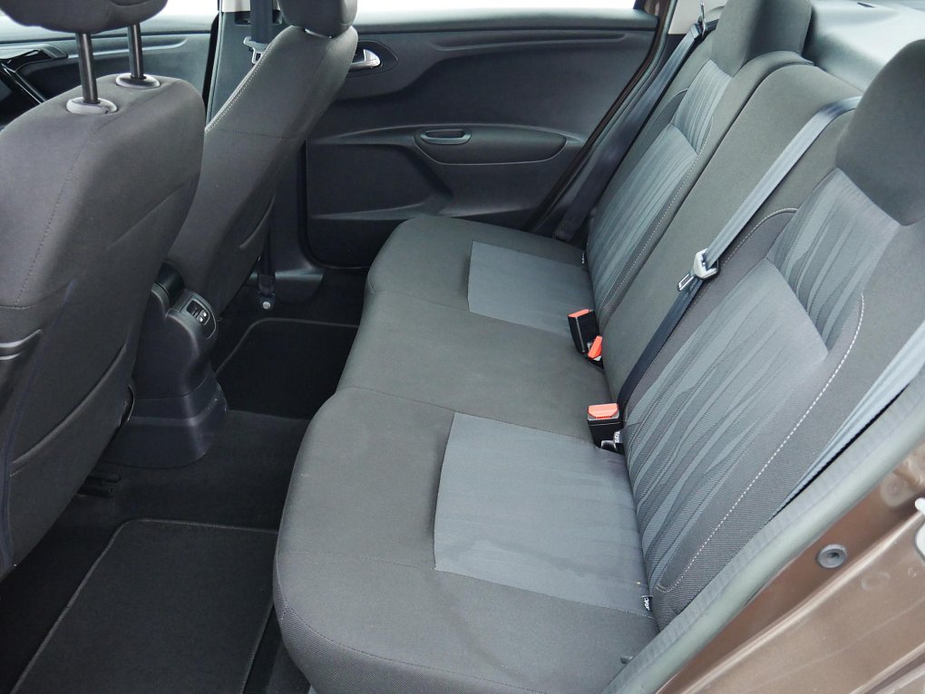 Peugeot 301 1.2 i 