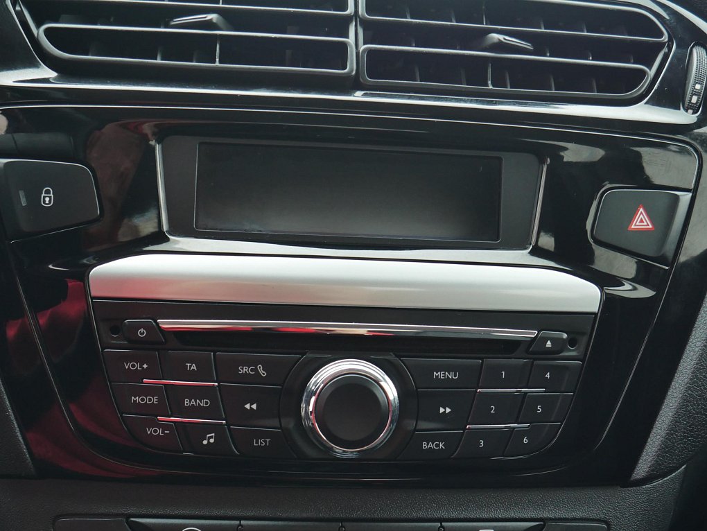 Peugeot 301 1.2 i 