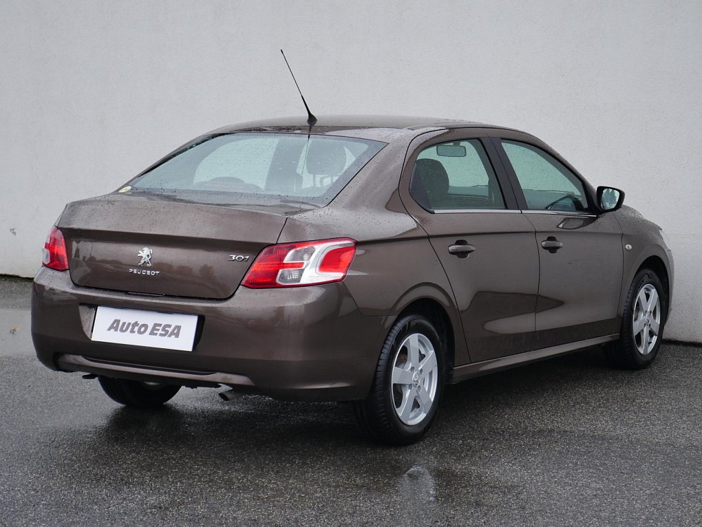 Peugeot 301 1.2 i 